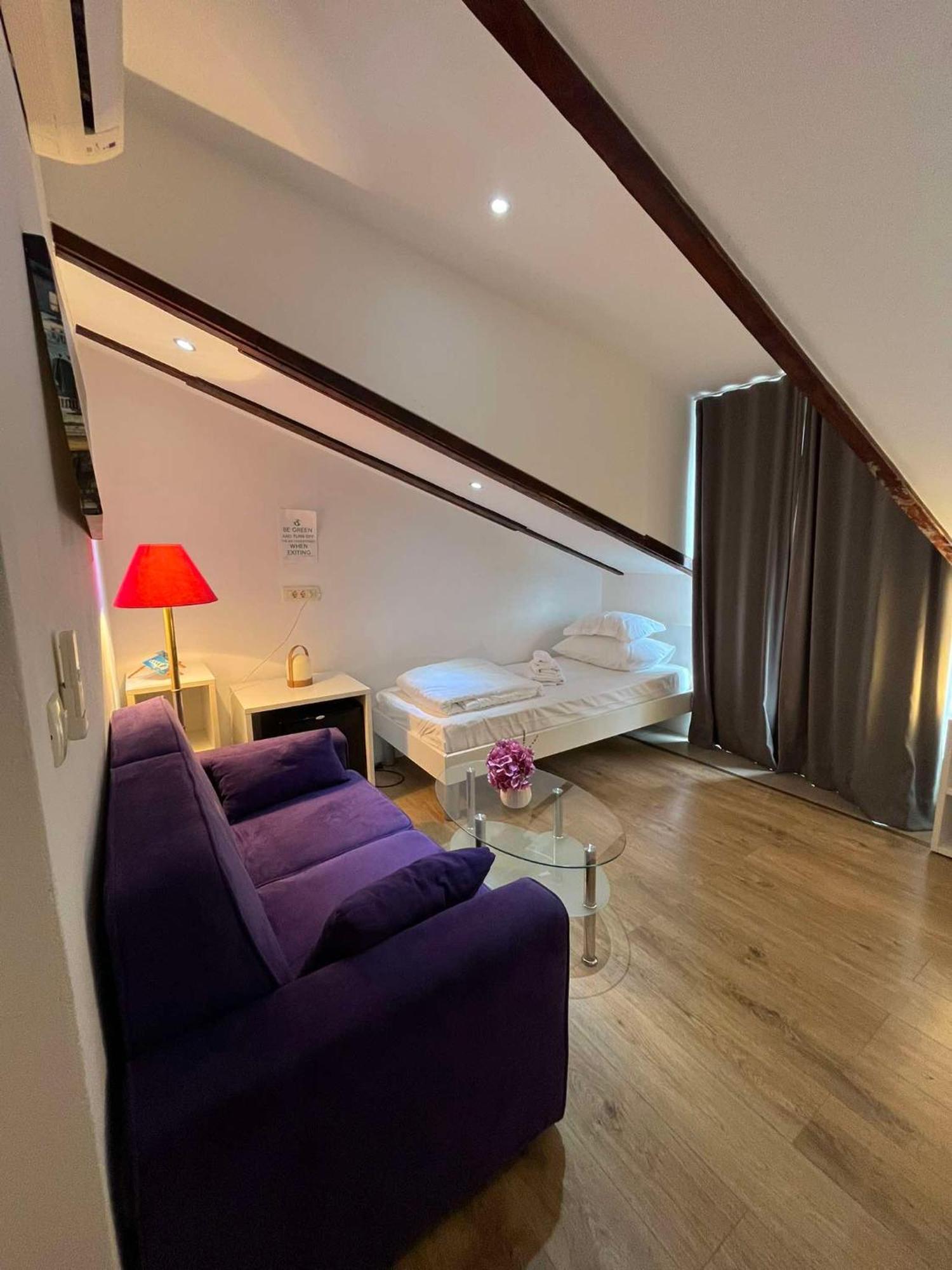 Bed and Breakfast Dela Хвар Экстерьер фото