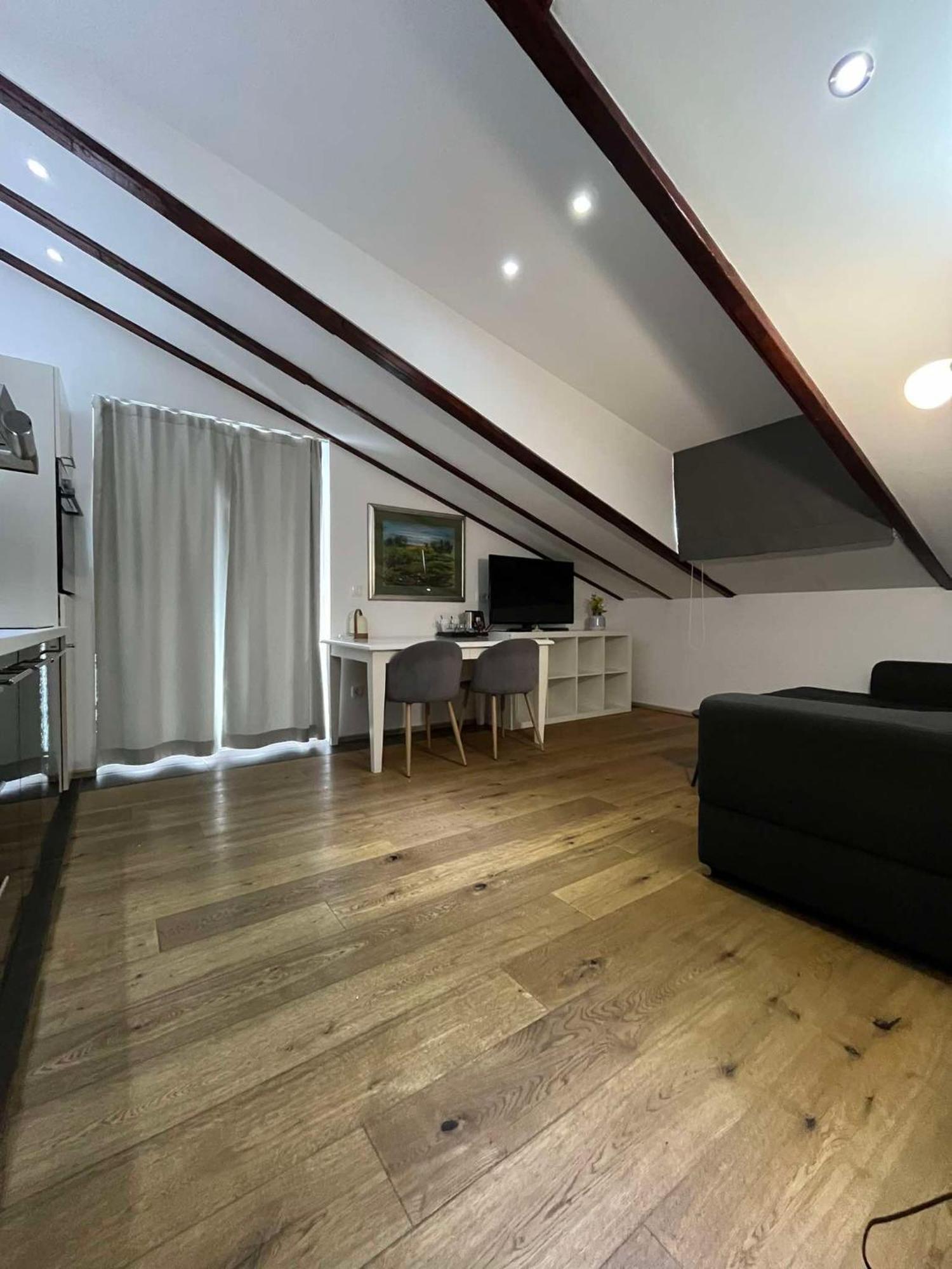 Bed and Breakfast Dela Хвар Экстерьер фото