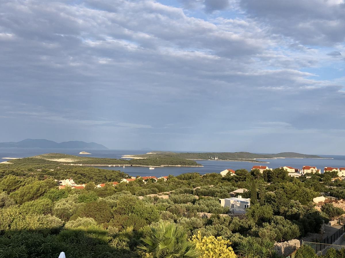 Bed and Breakfast Dela Хвар Экстерьер фото